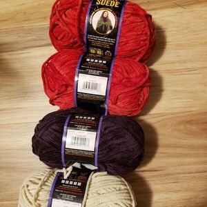 🧶Lion Brand Yarns Lion Suede lot of 4